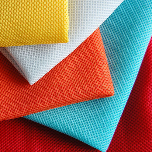 Latest company news about 3 mm 100% polyester gebreide luchtnet ademend luchtnet weefsel spacer net weefsel voor schoenen rugleuning