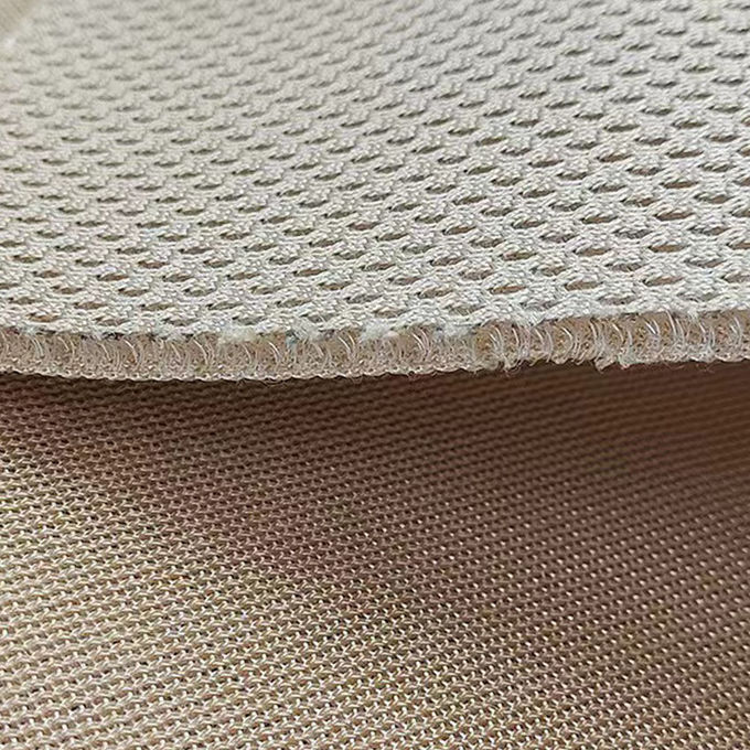 Adembare gebreide 3D-maasstof 3D-ruimte-maas 100% polyester 600GSM 2